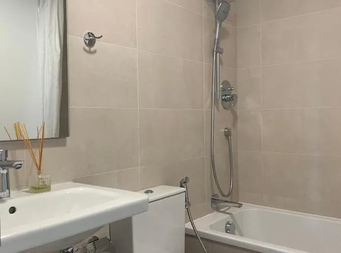 Middle Views Apartment