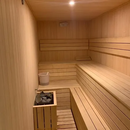 Middle Views Apartment *