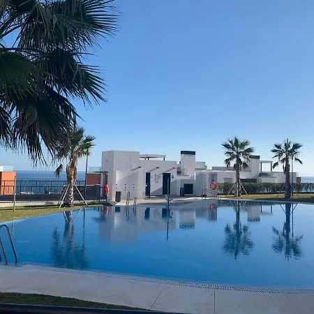 Middle Views Apartment *